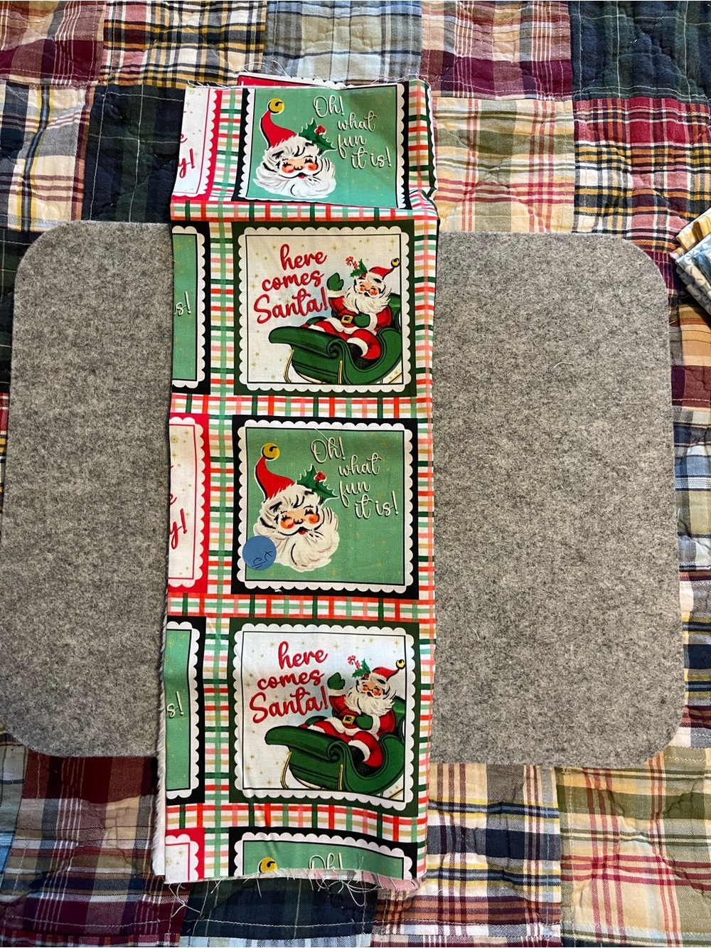 1/2 yard 
Christmas fabric 
Three wishes fabric 
New